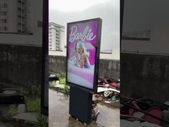 Movimentação exterior através das placas do menu