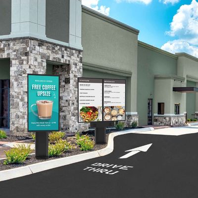 65 polegadas Outdoor Drive Thru Menu Boards 3000 Cd/M2 Alto brilho
