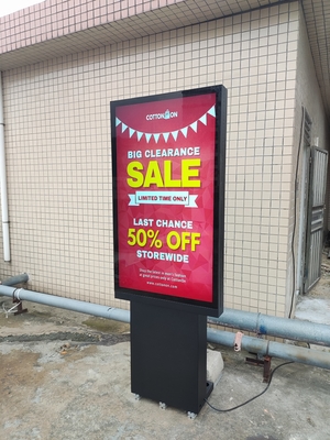 Tela LCD externa de 49 polegadas e 3500 nits, à prova d'água IP66