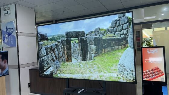 86 polegadas 2000nits 4K grande IP55 impermeável TV exterior Monut de parede